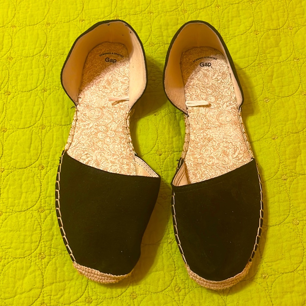 GAP black 9 1/2 to 10 espadrilles sandals
